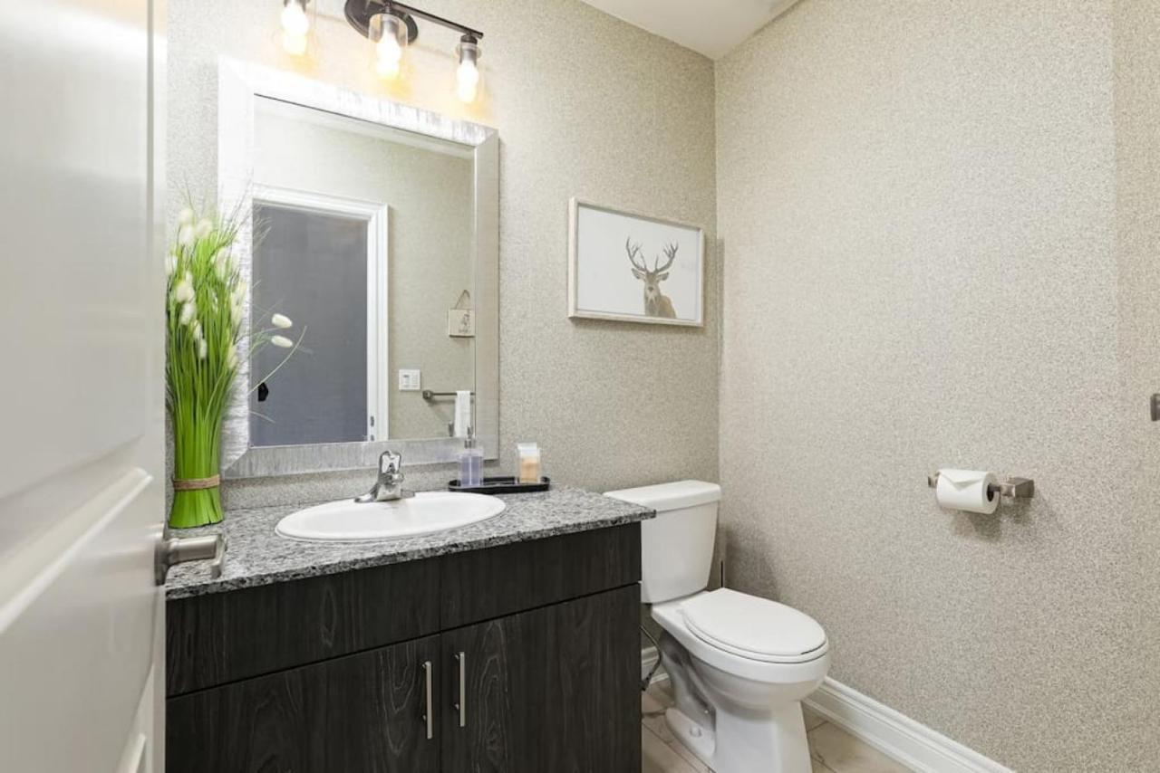 Exceptional 3 Bdrm Townhome - 4 Seasons Rental Collingwood Exterior photo